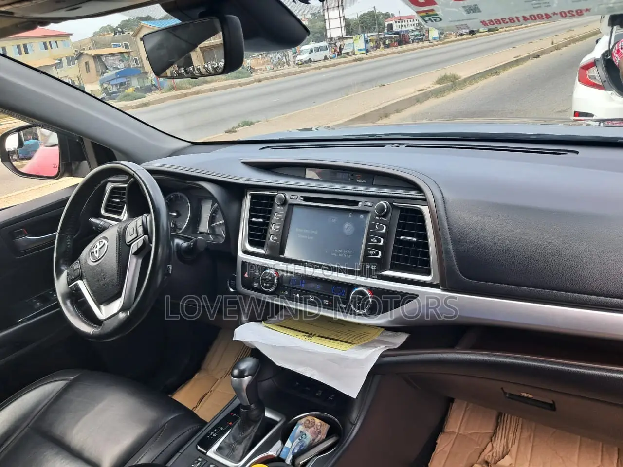 Toyota Highlander LE 2019 Brown