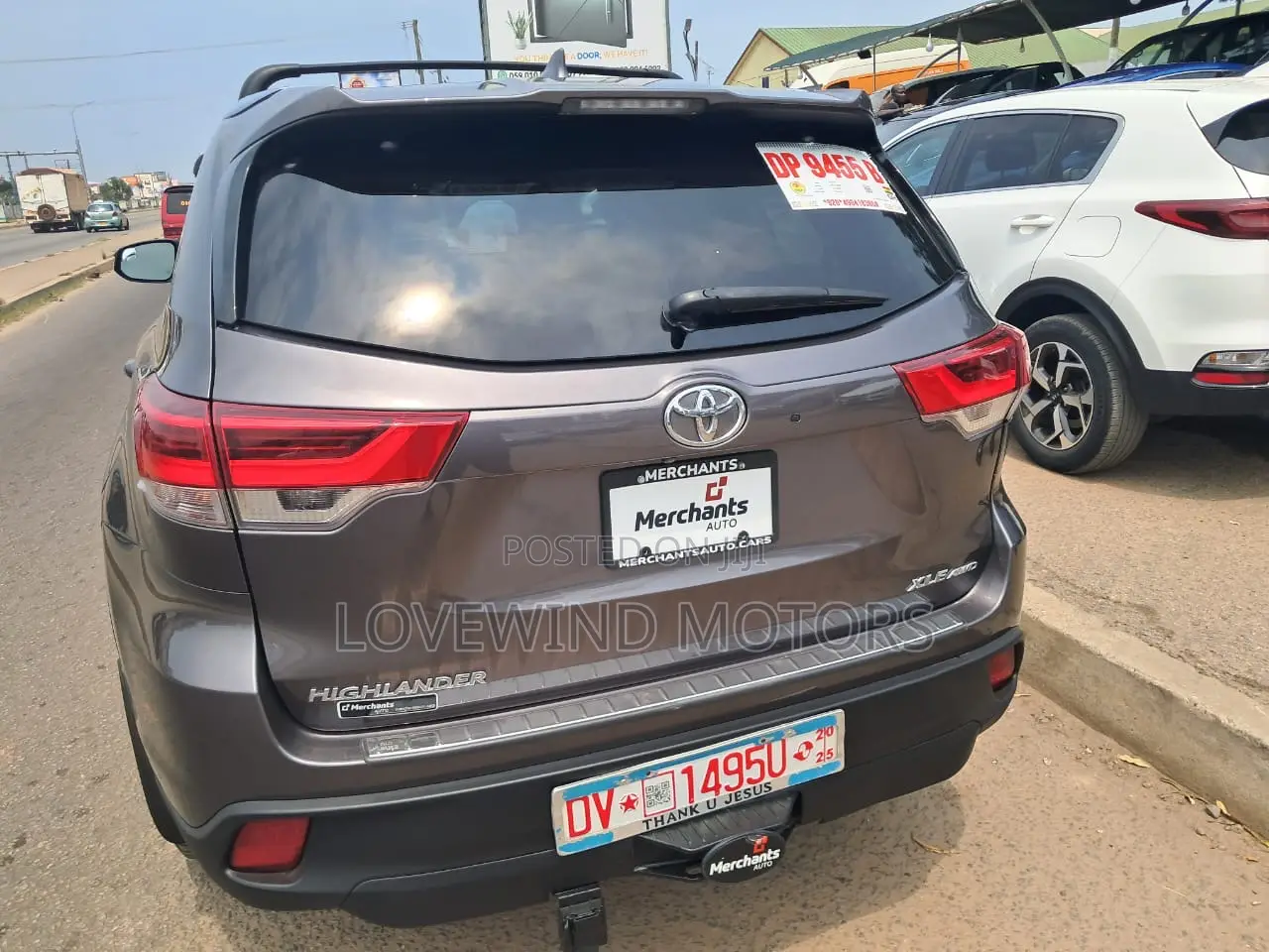 Toyota Highlander LE 2019 Brown