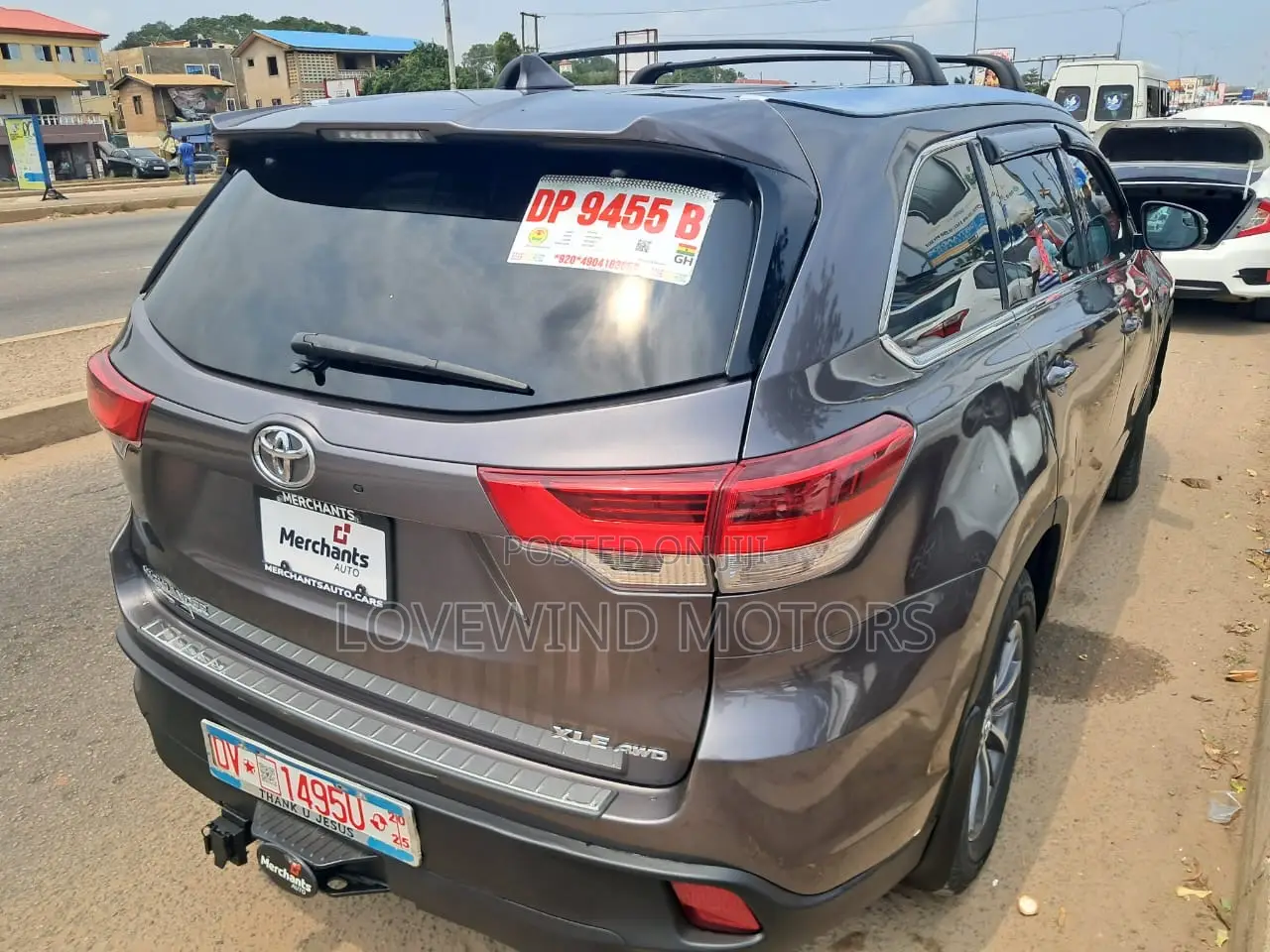Toyota Highlander LE 2019 Brown