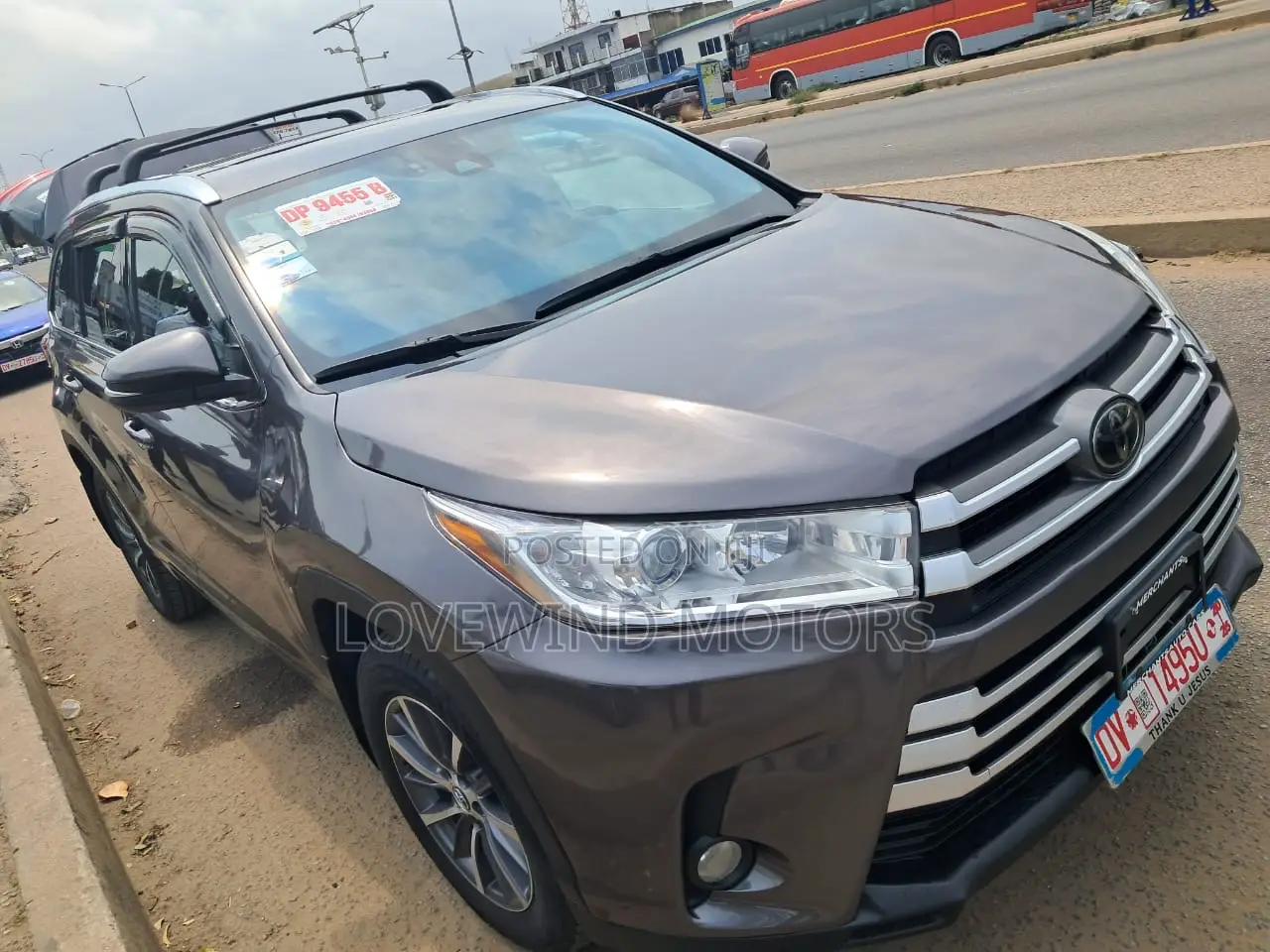 Toyota Highlander LE 2019 Brown