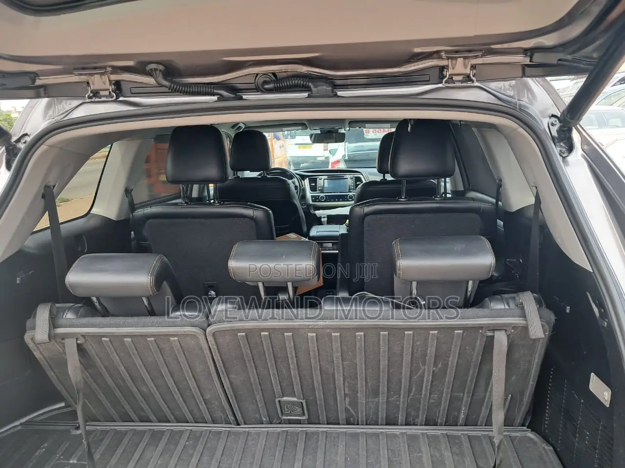 Toyota Highlander LE 2019 Brown