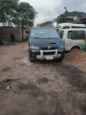 Hyundai H1 1999 Green