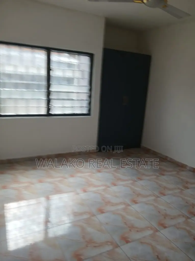 4bdrm Apartment in North Kaneshie for rent