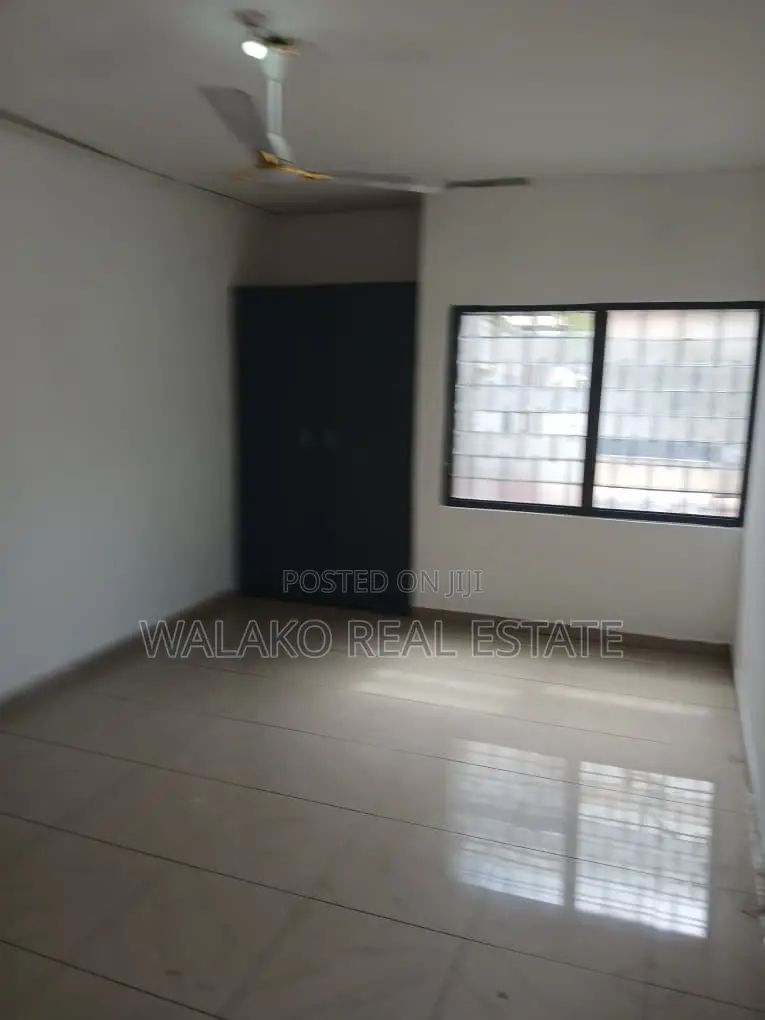 4bdrm Apartment in North Kaneshie for rent