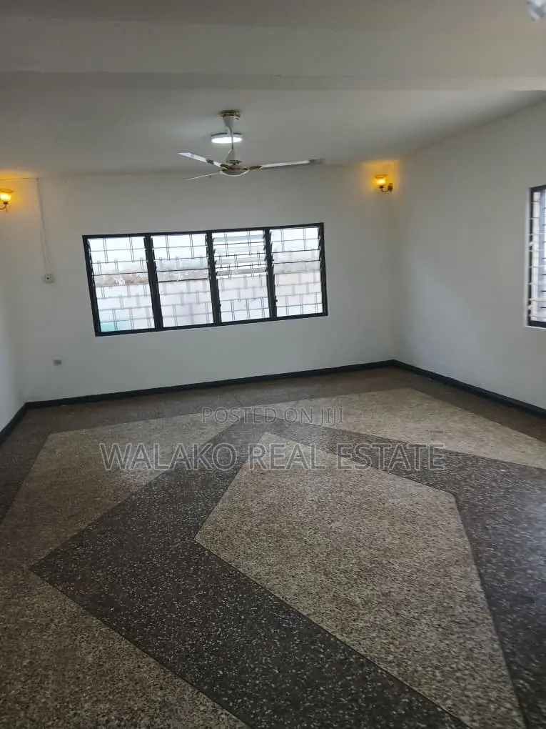 4bdrm Apartment in North Kaneshie for rent