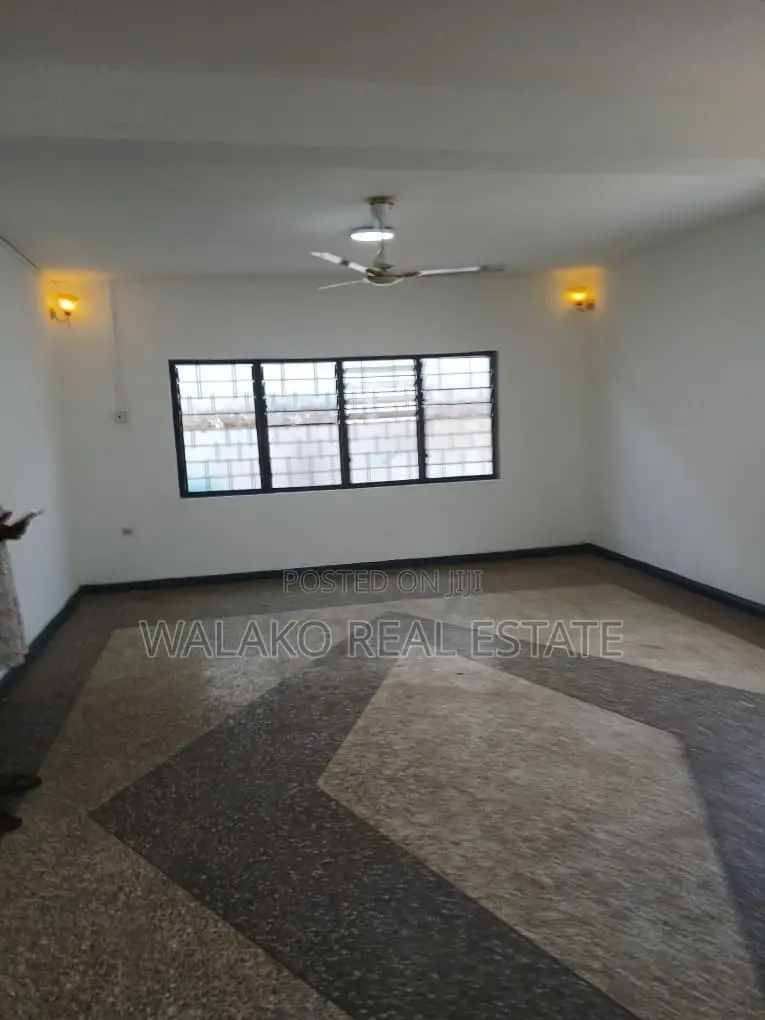 4bdrm Apartment in North Kaneshie for rent