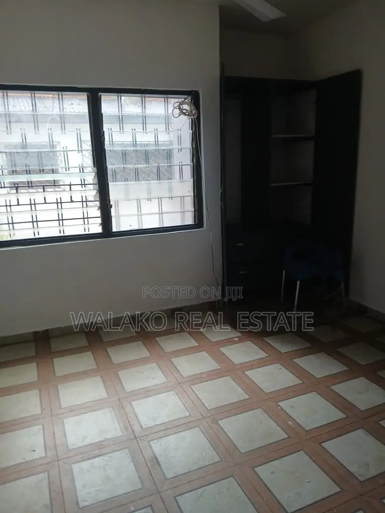 4bdrm Apartment in North Kaneshie for rent