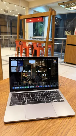 Laptop Apple MacBook Pro 2022 M2 16GB Apple M2 HDD+SSD 512GB