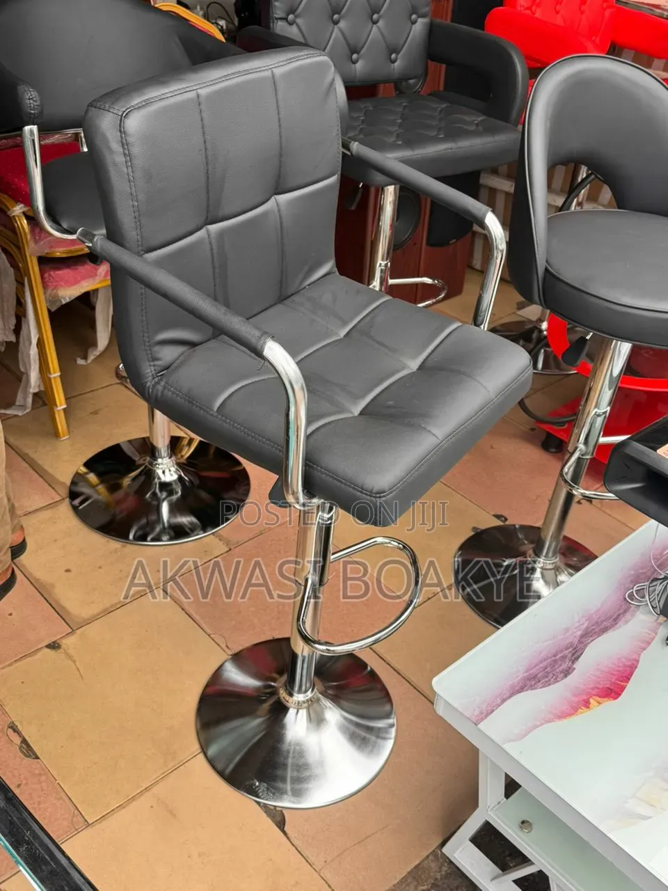 Saloon Chair