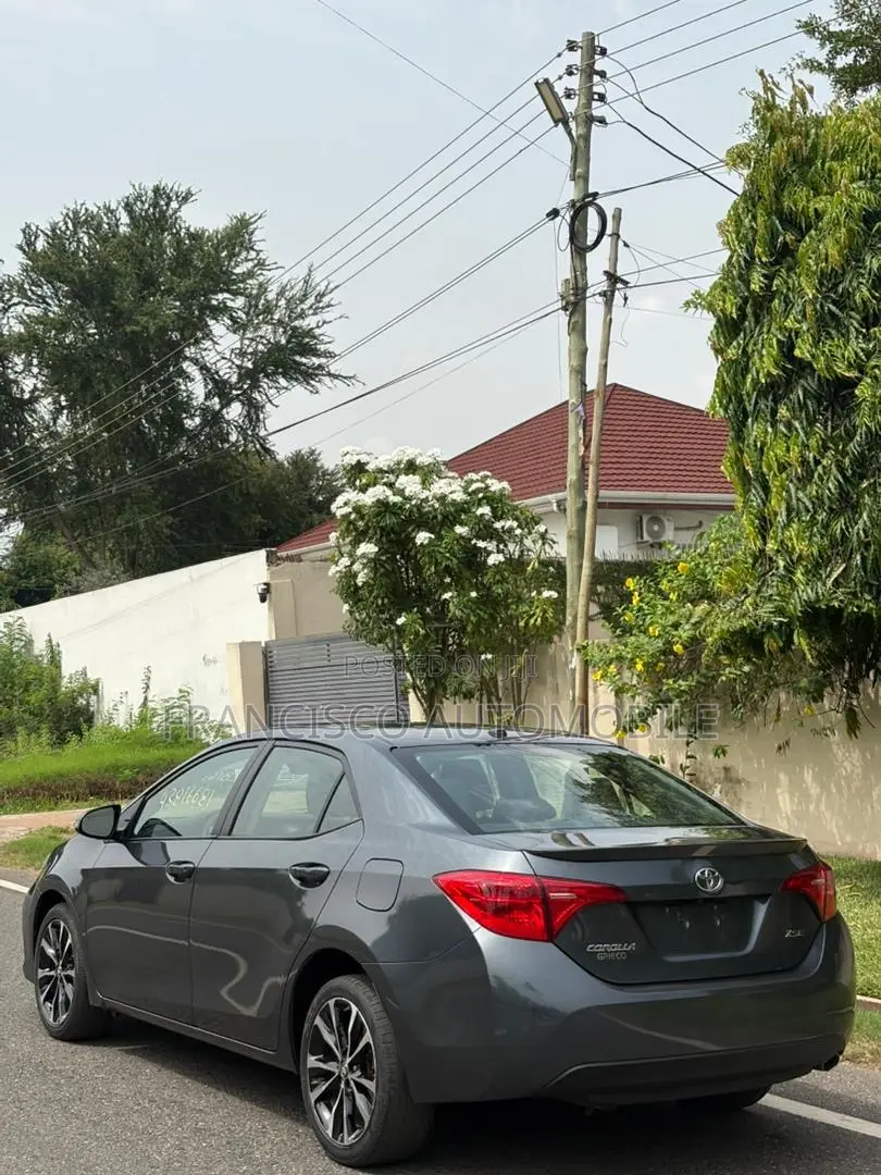 Toyota Corolla XSE (1.8L 4cyl 2A) 2019 Gray