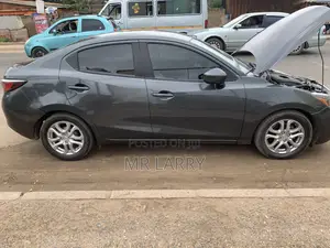 Toyota Yaris 2017 Black