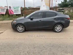 Toyota Yaris 2017 Black