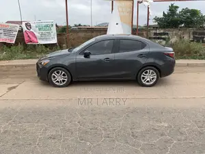 Toyota Yaris 2017 Black