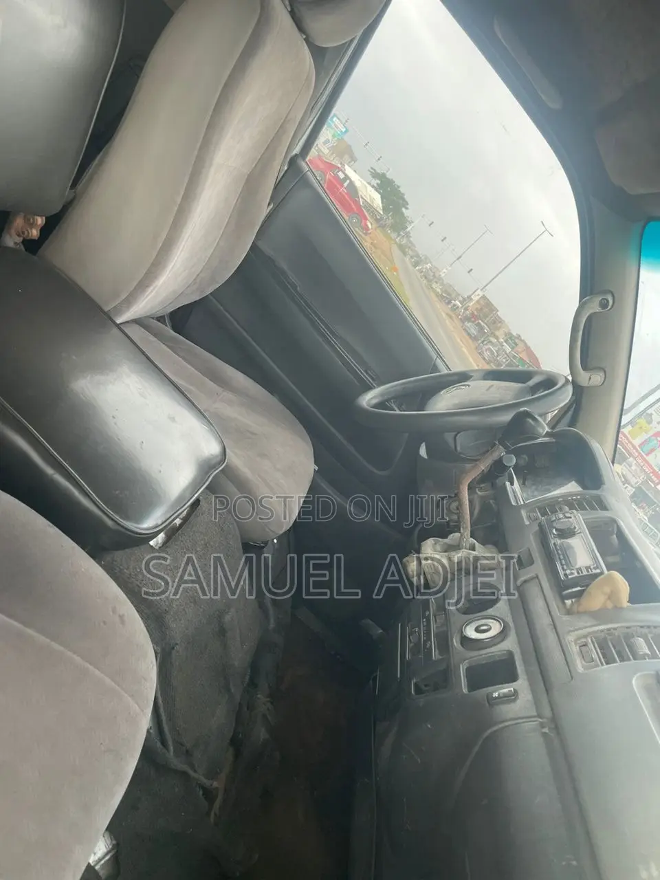 Toyota HiAce 2011 Silver