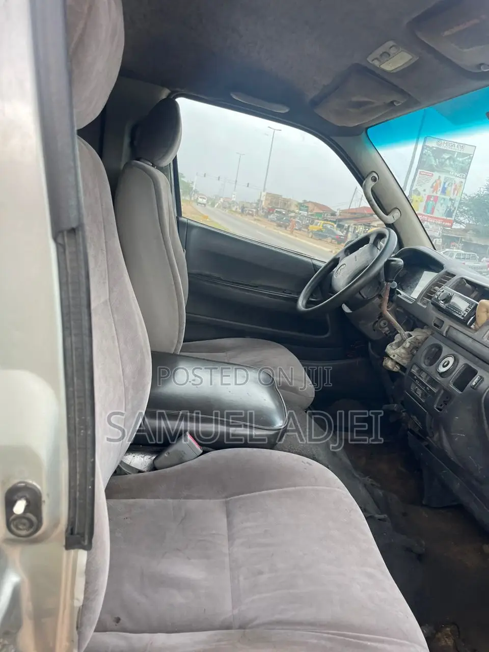 Toyota HiAce 2011 Silver