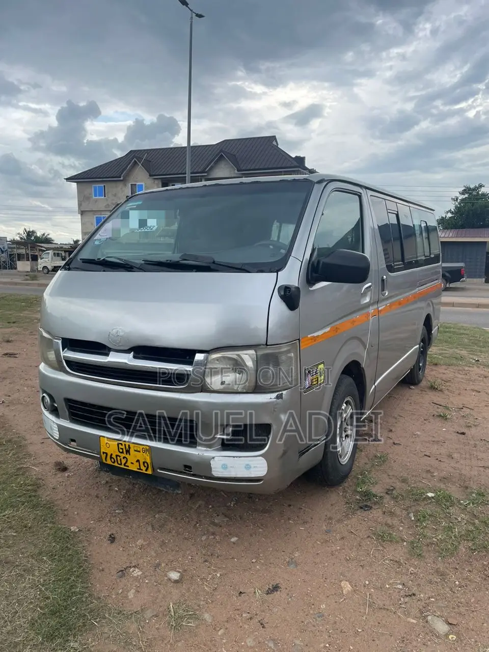 Toyota HiAce 2011 Silver