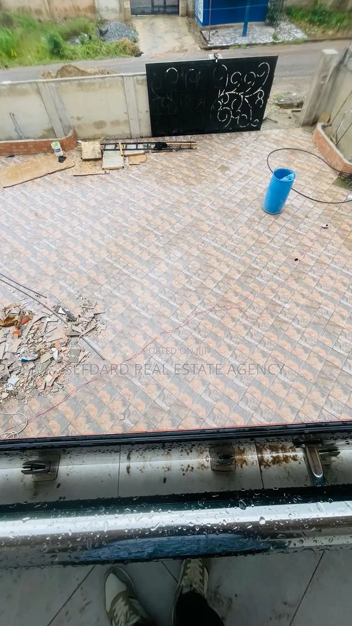 5bdrm House in Sefdard Properties, Ashomang Estate for sale