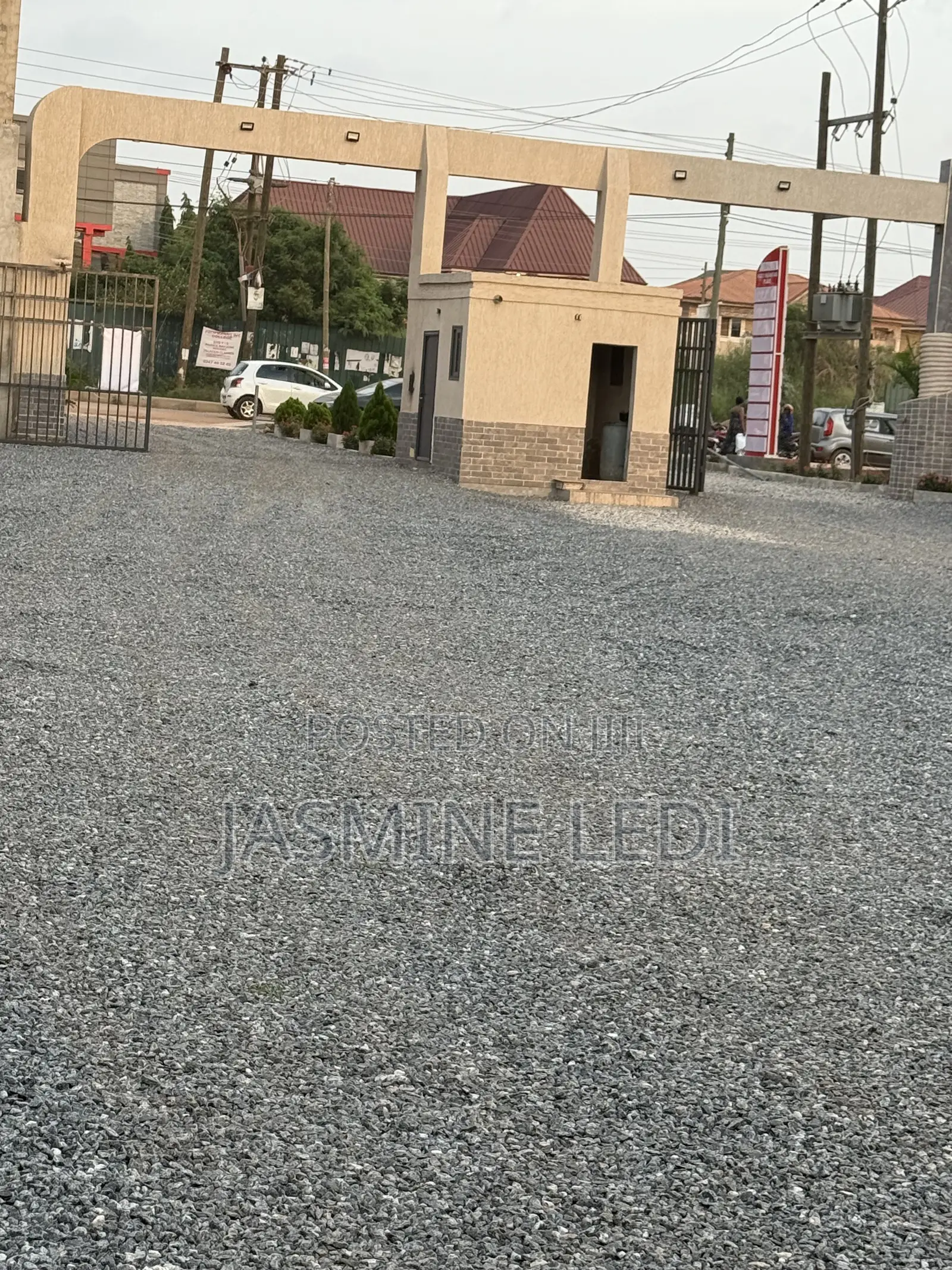 Single Unit Shop With Office and Washroom for Rent