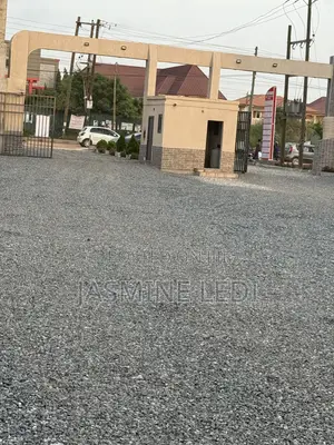 Single Unit Shop With Office and Washroom for Rent