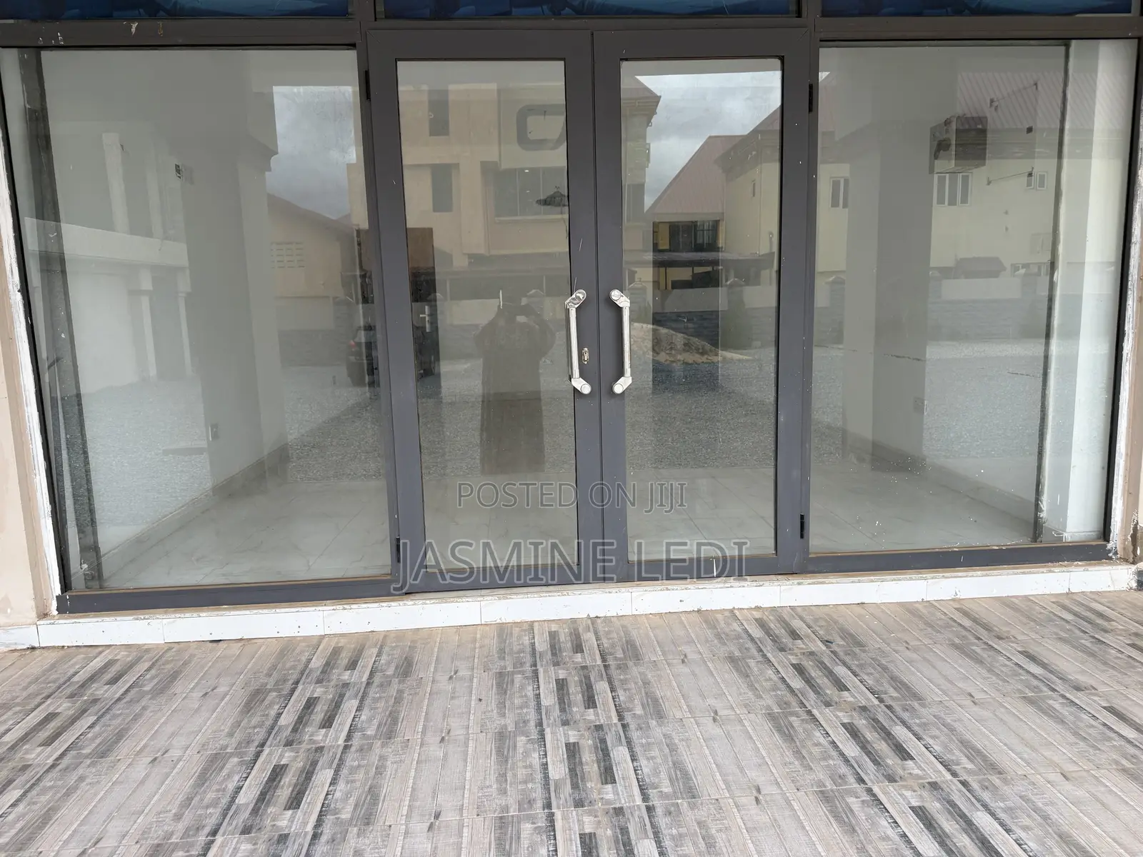 Single Unit Shop With Office and Washroom for Rent
