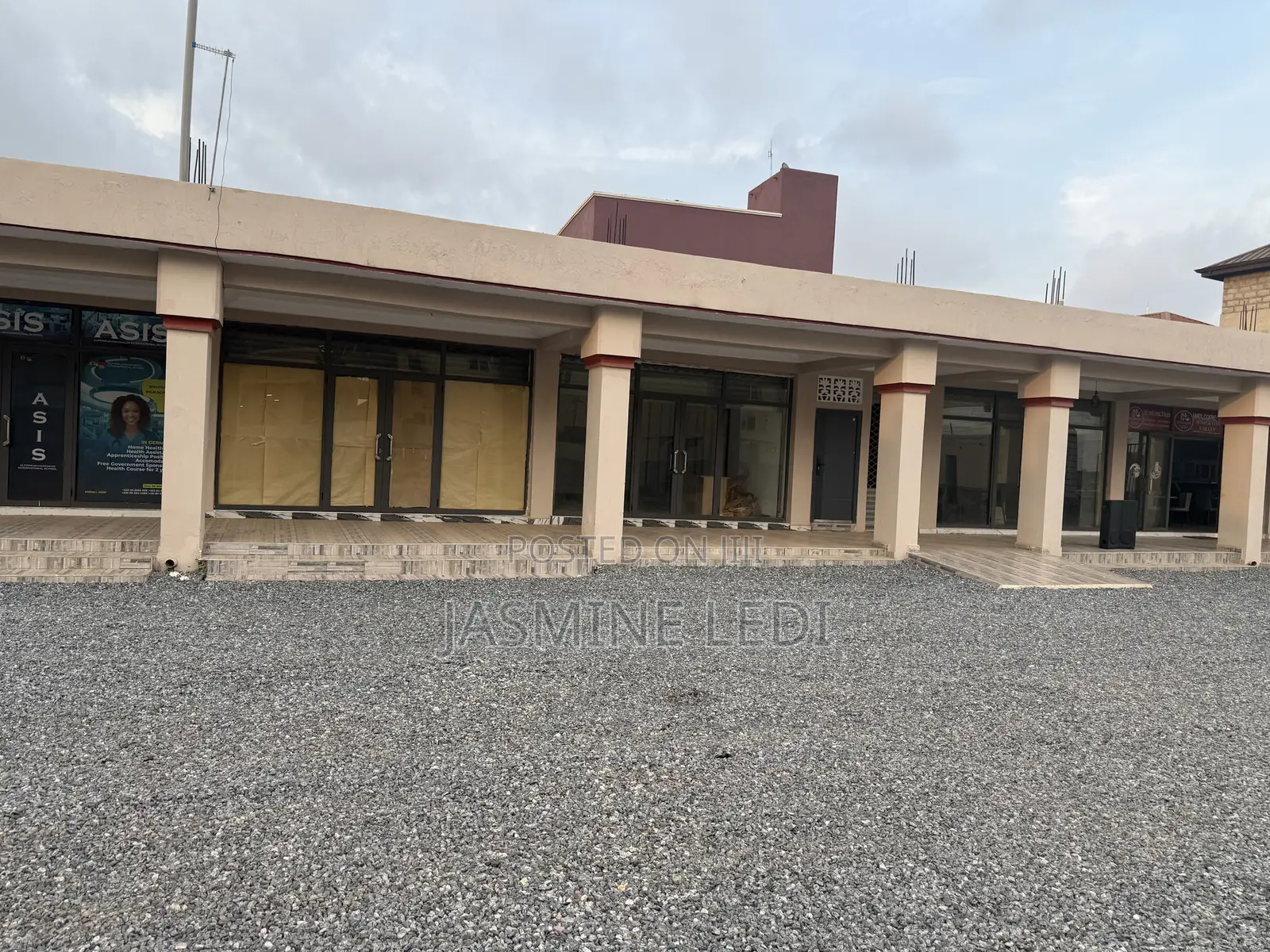 Single Unit Shop With Office and Washroom for Rent