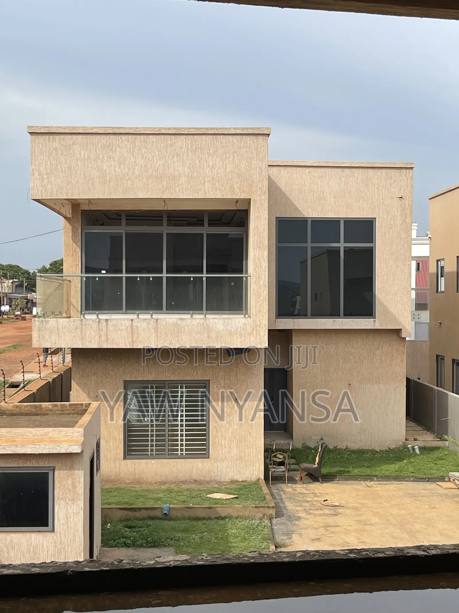 4bdrm Duplex in Bn Estate, Oyarifa for sale