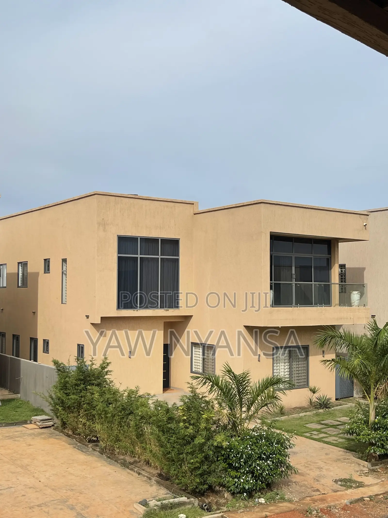 4bdrm Duplex in Bn Estate, Oyarifa for sale