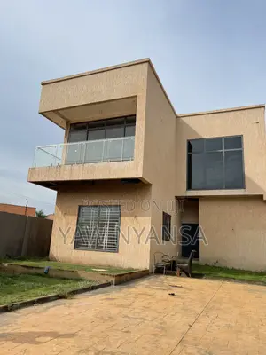 4bdrm Duplex in Bn Estate, Oyarifa for sale