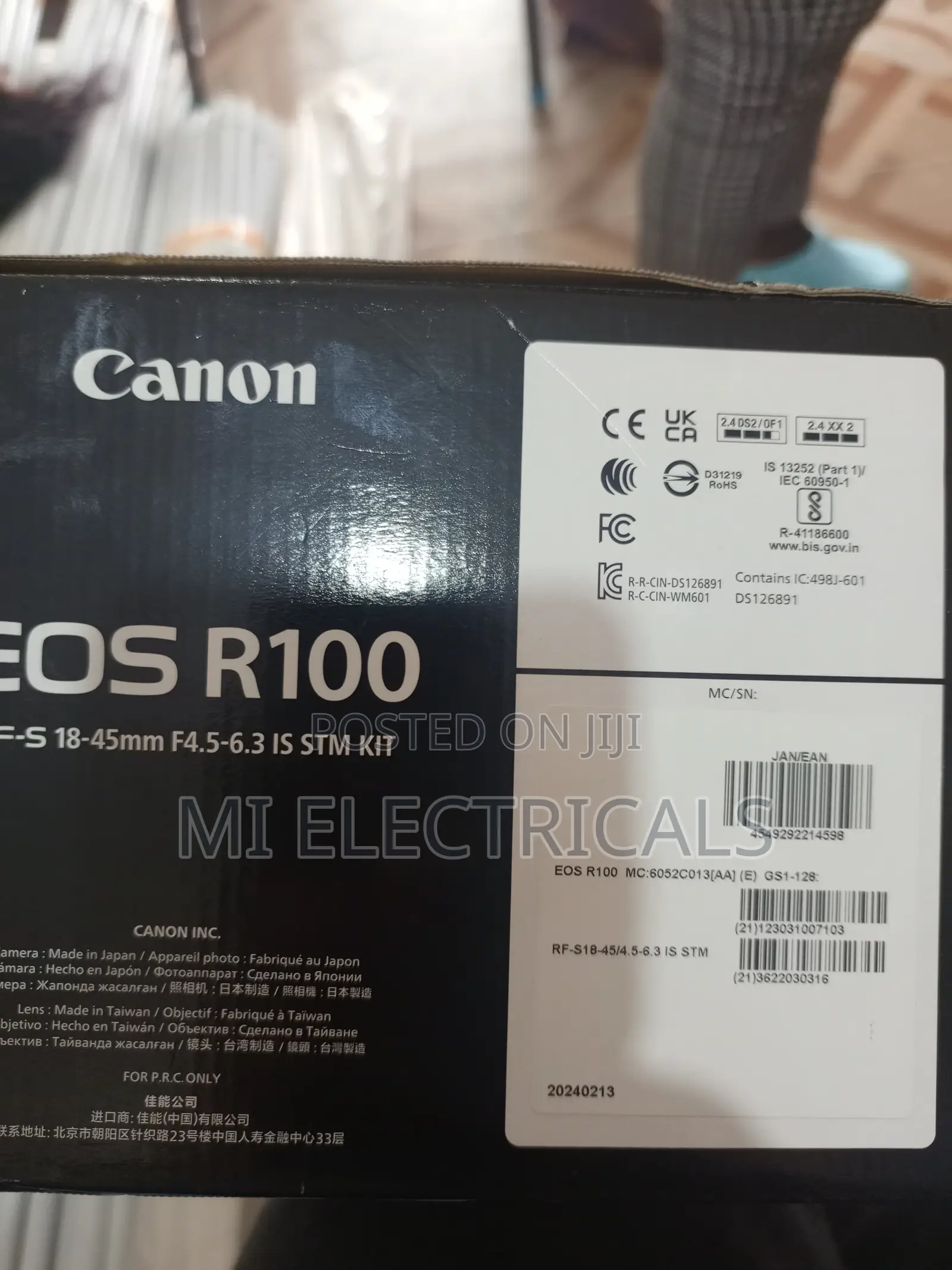 Canon Eos R100