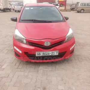 Toyota Vitz 1.3 FWD 5dr 2012 Red