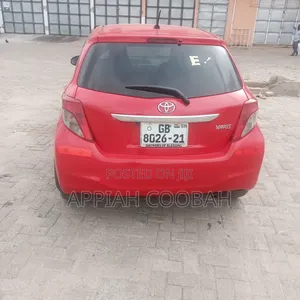 Toyota Vitz 1.3 FWD 5dr 2012 Red