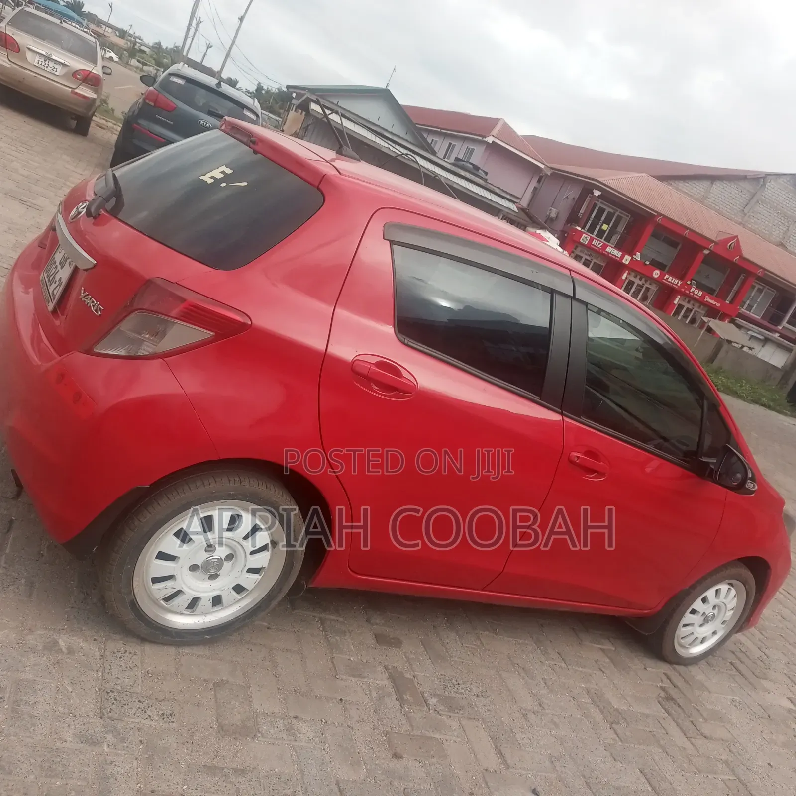 Toyota Vitz 1.3 FWD 5dr 2012 Red