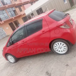 Toyota Vitz 1.3 FWD 5dr 2012 Red
