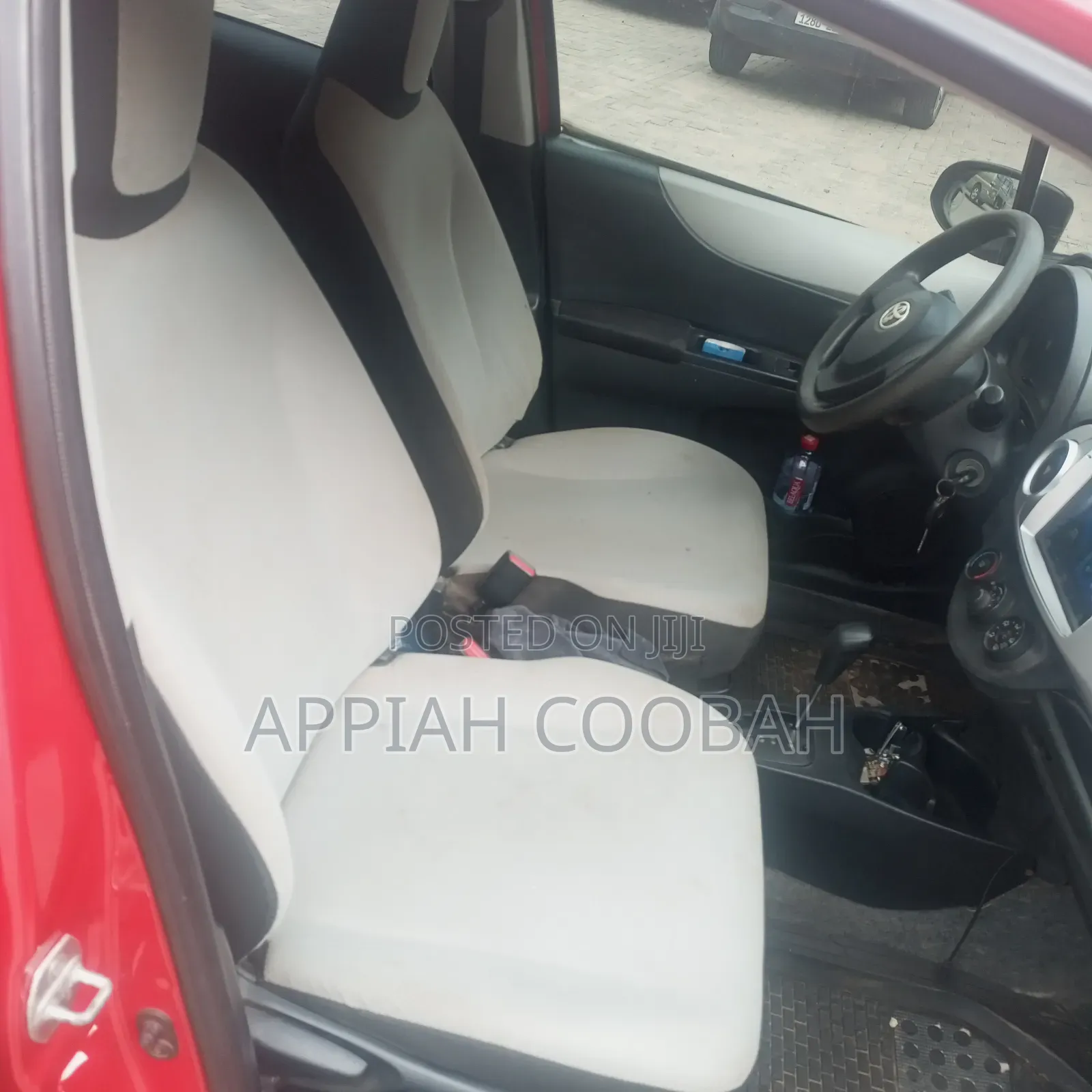 Toyota Vitz 1.3 FWD 5dr 2012 Red