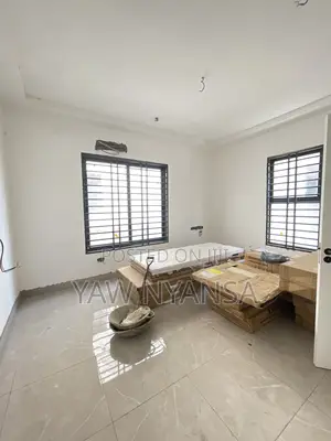 4bdrm Duplex in Bn Estate, Accra Metropolitan for sale