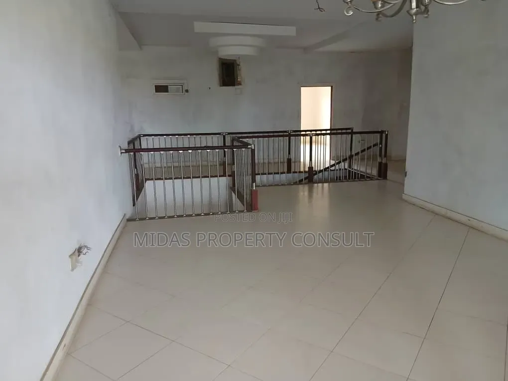 9bdrm Mansion in Dome Sampaman, Amasaman for sale