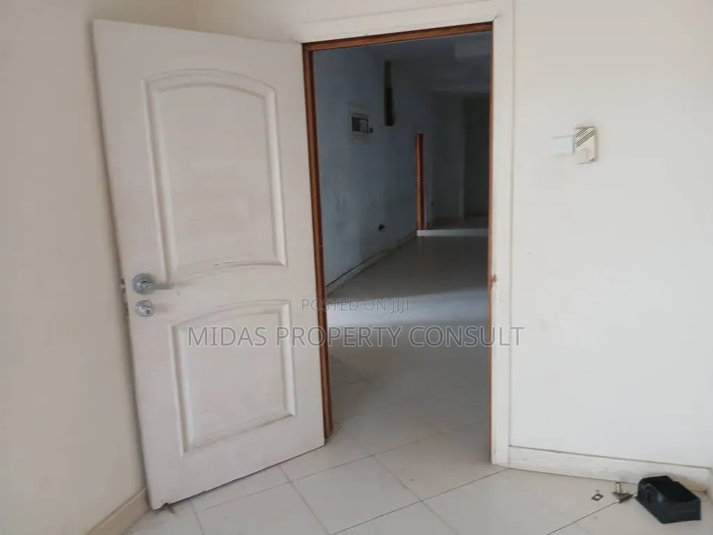 9bdrm Mansion in Dome Sampaman, Amasaman for sale
