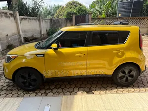 Kia Soul + 4dr Wagon (2.0L 4cyl 6A) 2014 Yellow