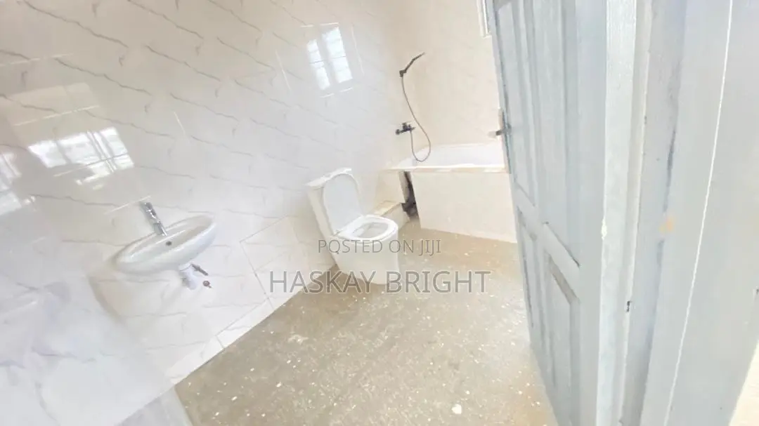 Commercial Space of 3 Bedrooms Apartment for Rent at Achimota Mile 7