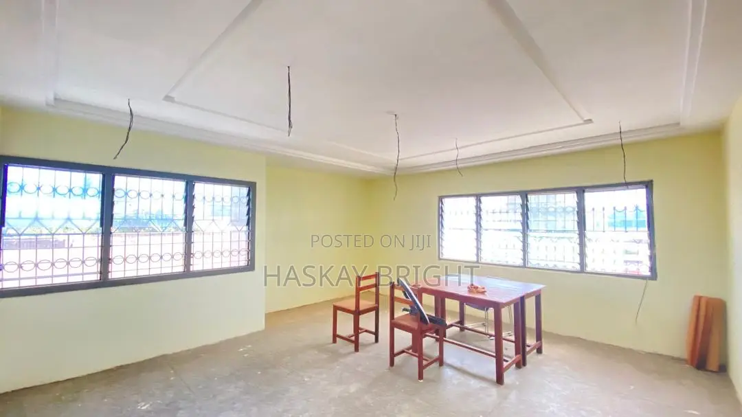 Commercial Space of 3 Bedrooms Apartment for Rent at Achimota Mile 7