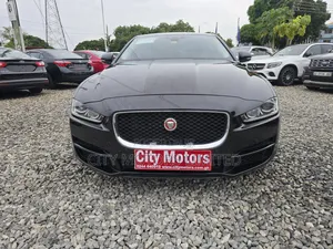 Jaguar XE 25t Premium RWD 2017 Black