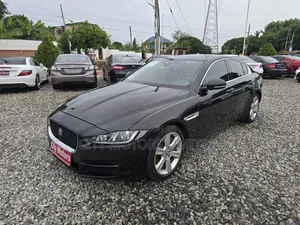 Jaguar XE 25t Premium RWD 2017 Black