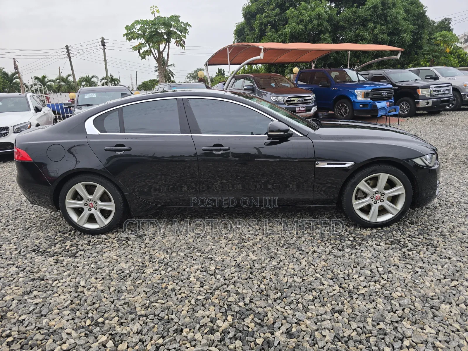 Jaguar XE 25t Premium RWD 2017 Black