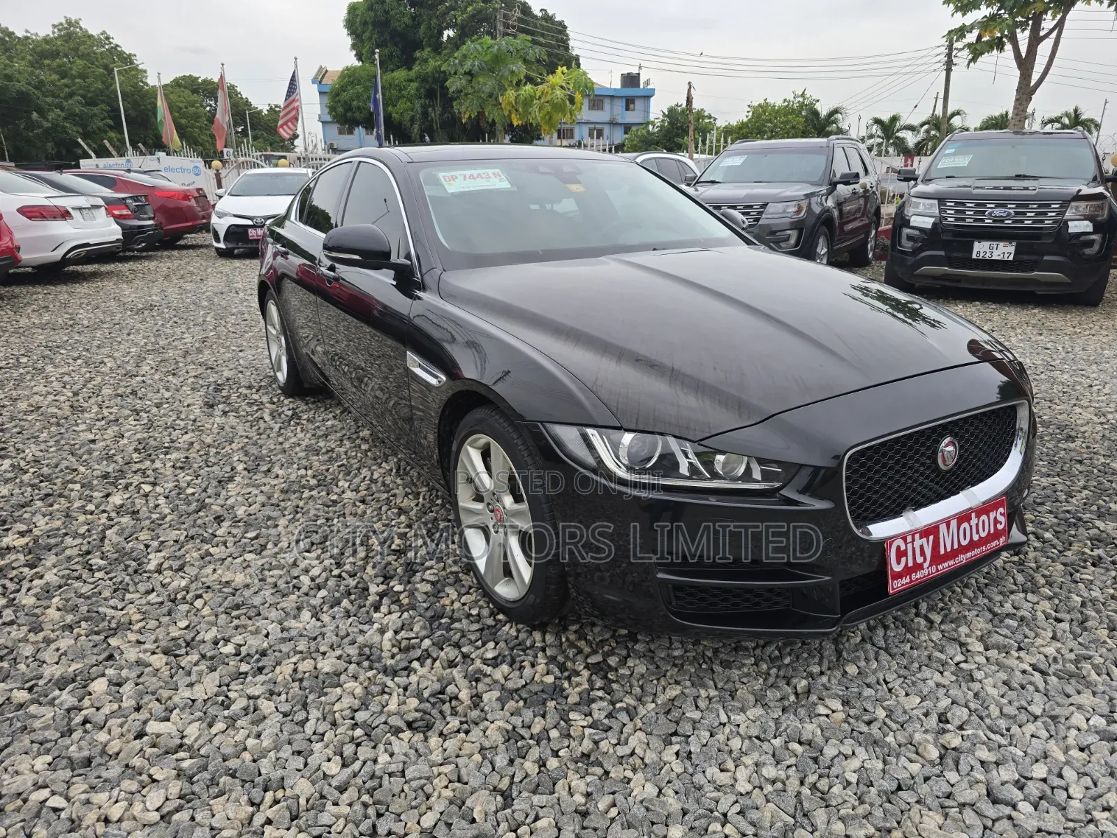 Jaguar XE 25t Premium RWD 2017 Black