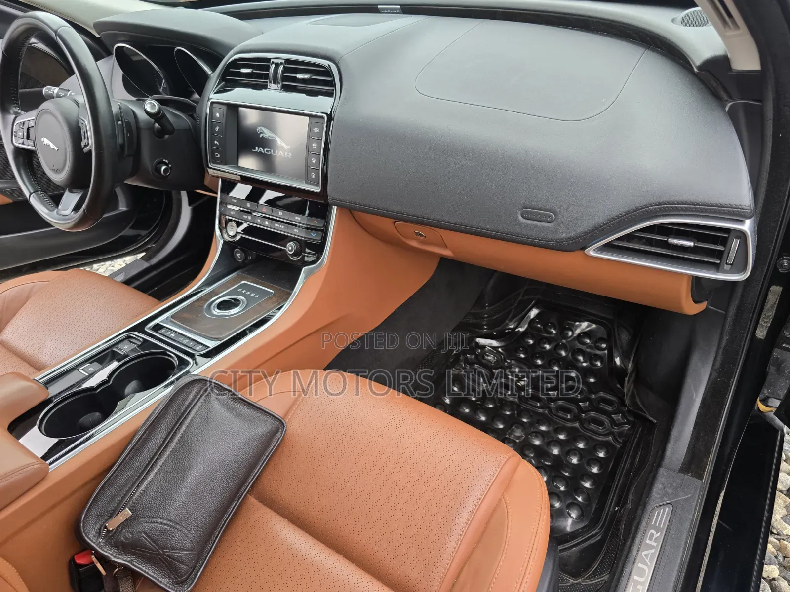 Jaguar XE 25t Premium RWD 2017 Black