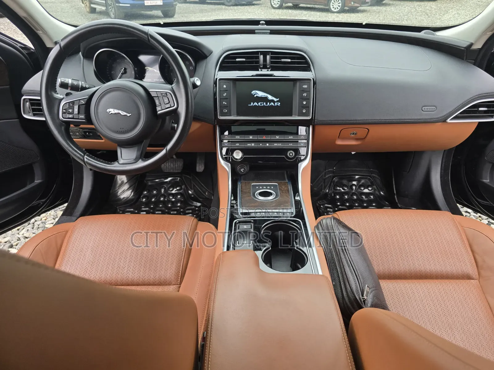 Jaguar XE 25t Premium RWD 2017 Black