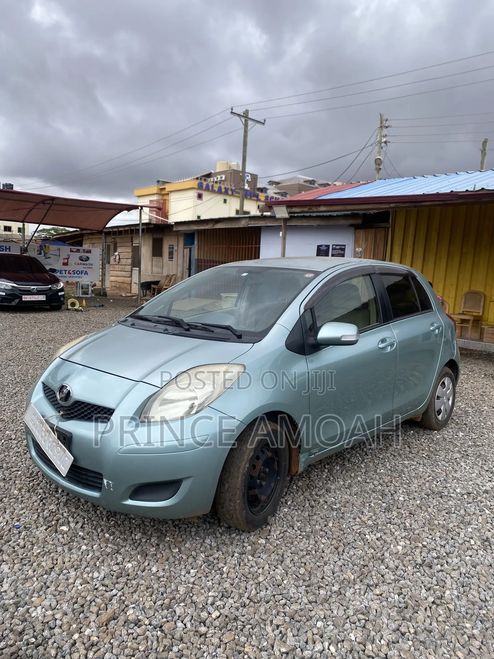 Toyota Vitz 1.3 FWD 5dr 2010 Green