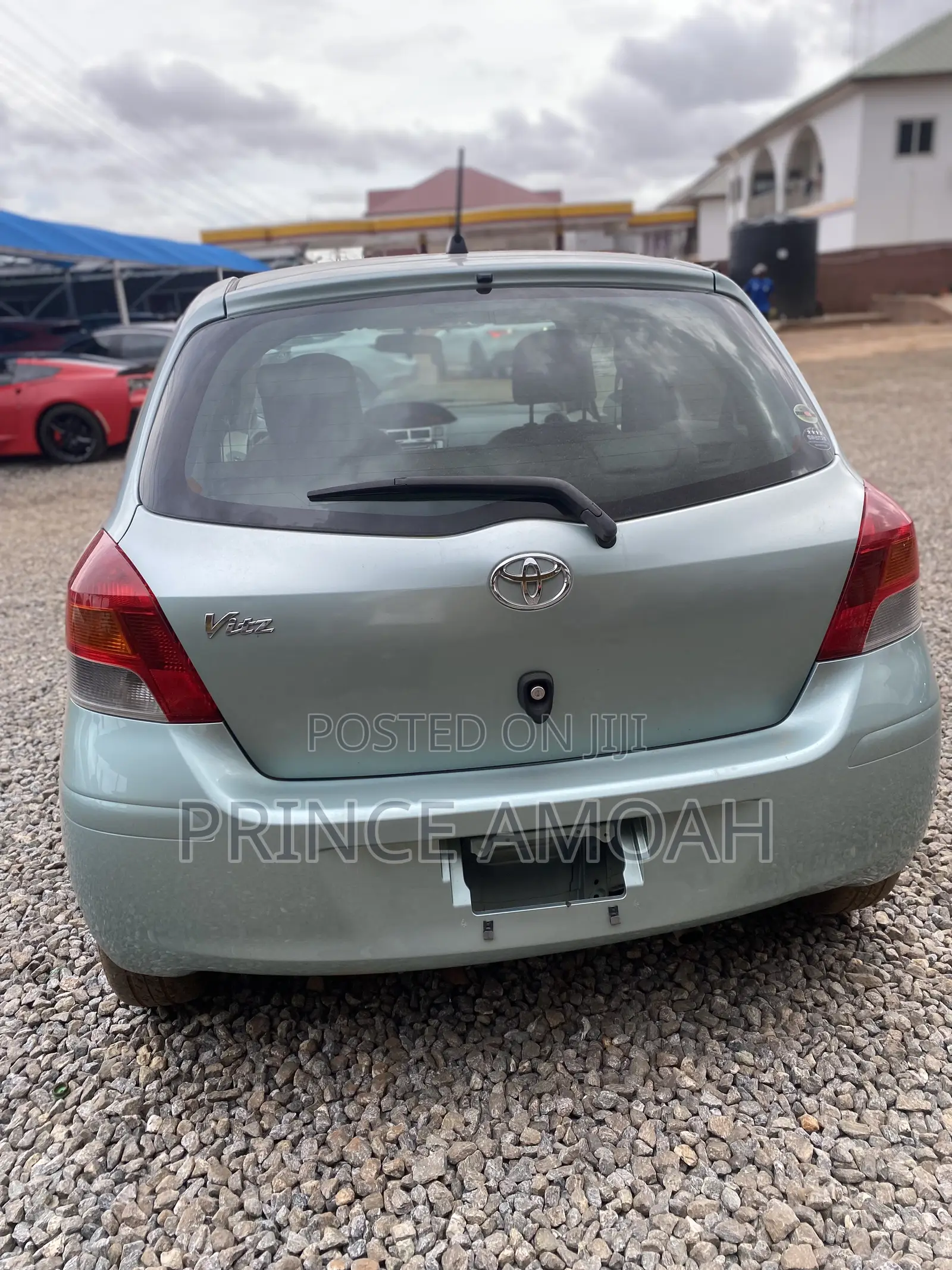 Toyota Vitz 1.3 FWD 5dr 2010 Green