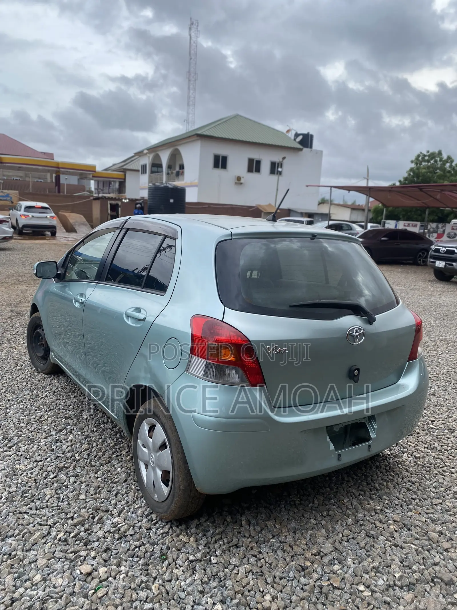 Toyota Vitz 1.3 FWD 5dr 2010 Green