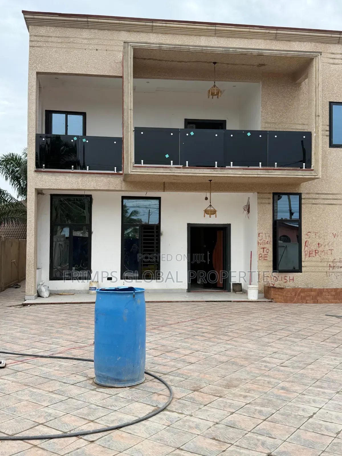 5bdrm House in Accra Metropolitan for sale